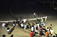　橋仔澳口今天起一連四天都有牽罟活動。（圖／文：陳鵬雄）