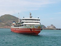 　趕在颱風之前，昨天臺馬輪「東-馬-東-台」航班適時輸運遊客離開東引。（圖／文：陳其敏） 