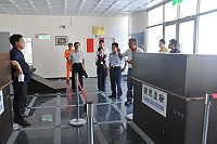 　縣府有關單位及中央聯檢單位現勘協調白沙與黃岐通航事宜。（圖／文：陳鵬雄） 