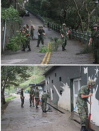 (上圖)北指部弟兄協助清理街道。(下圖)連隊清理水溝以防堵塞淹水。(圖/文:羅尹江)