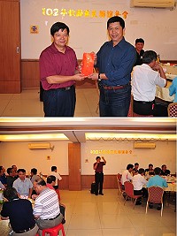 中秋佳節在即,為感念平日堅守崗位、勞苦功高的國軍官兵弟兄們,縣長楊綏生、副議長曹以標昨晚偕同馬祖各界秋節致敬團,祝福地區官兵弟兄佳節快樂,並致贈秋節加菜金。(圖/文:曹重偉)