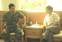 　陳指揮官前往縣府拜會縣長，感謝平日對防區各項任務的支援與協助。（圖／文：呂則賢）