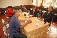 監察院102年度地方機關巡察第13組第一次巡察,昨天前進馬祖,由監察委員余騰芳、黃武次等人於縣府聽取民眾陳情。(圖/文:邱竟瑋)