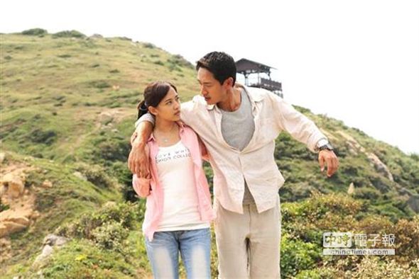 由路斯明、周采詩等人主演的《真愛100天》,由在美國曾以「天才老爹」影集獲得美國電視界最高榮耀獎項艾美獎的華人導演陳發中執導,全片更選在風光明媚的馬祖拍攝。