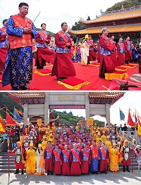 「媽祖昇天祭」祭祀大典盛大登場,由行政院副院長毛治國擔任主祭,大典流程仿湄洲循古禮進行,場面莊嚴隆重,吸引兩岸信眾及遊客2百多人湧入觀禮。(圖/文:曹重偉)
