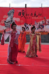 全村一起來熱鬧!(圖與文:張登傑、陳樂團)