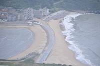 　一片沙灘兩樣情。（圖／文：陳鵬雄）