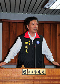 議員陳建光進行質詢。(圖/文:曹重偉)