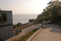 　南竿鄉公所於津沙、仁愛等處進行基層建設，興建擋牆維護用路人安全。（圖／文：邱竟瑋）