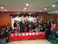 北竿社區健康營造中心保健志工昨天到大同之家探視長輩,並致送水果。(圖:北竿社區健康營造中心)