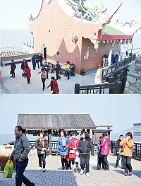 陸客團遊北竿,橋仔廟村成為熱門景點。(圖/文:陳鵬雄)