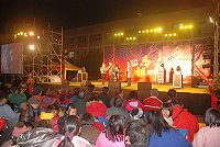 「2014come馬祖跨年來卡蹓兩岸煙火」晚會璀璨登場,熱鬧動感。(圖/文:邱竟瑋)