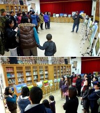 連江縣社區大學東引教學中心舉辦「山•水•人•情」師生油畫聯展,吸引眾多社區民眾到場觀賞。(圖/文:陳其敏)