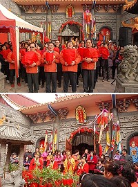 　山隴白馬尊王廟在各殿神像金身重新貼金、換袍並舉行開光、安座大典後，昨天更舉行誦經祈福平安法會，主委曹以標（上圖前排左二）率領信眾向神明祈願。（圖／文：邱竟瑋）