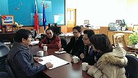 　縣長楊綏生與銘傳大學秘書長樊中原就馬祖碩士專班開班交換意見，希望未來結合縣政發展需求。（圖：連江縣政府提供）