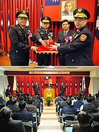 連江縣警察局昨天上午於該局禮堂舉辦卸任、新任局長交接典禮,在縣長楊綏生、警政署督察室主任施源欽(上圖左2)監交下,由卸任局長楊春鈞(上圖左1)將印信交接給新任局長劉章遠(上圖右1),現場響起熱烈的掌聲。(圖/文:曹重偉)