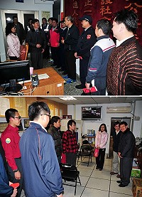 大年除夕夜,縣長楊綏生夫婦慰勉無法回家團圓、堅守崗位辛苦執勤的消防局、警察局等單位人員。(圖/文:曹重偉)