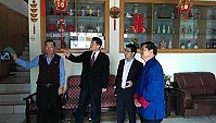 　縣長楊綏生大年初二北竿走春，並向鄉親拜年。（圖：連江縣政府） 