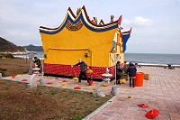 　串起燈火。（圖：王俊傑／文：邱竟瑋）