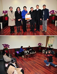 「兩馬同春鬧元宵聯歡交流團」團長馬尾區副區長林群慧(上圖左3)等人專程前往縣政府拜會,受到縣長楊綏生、副縣長陳敬忠等人的熱情歡迎,雙方就今年活動籌備情形及兩馬合作事務進行廣泛討論。(圖/文:曹重偉)