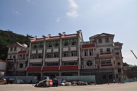 　南竿新郵政大樓工程進度已達92%，建商估計9月底可順利完工。（圖／文：馮紹夫）