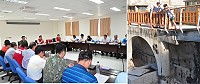 連江縣政府召開「蘇迪勒」颱風第一次防颱工作會議,各單位進行工作會報,下午劉增應特別前往復興村查看溢流口。(圖/文:馮紹夫)