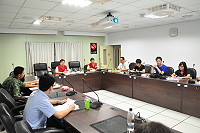 　縣長劉增應昨日下午1時再度到應變中心掌握動態，並聽取各島彙整災情資料及動態。（圖／文：馮紹夫）