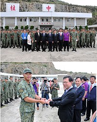 桃園市長鄭文燦一行昨天上午搭乘「臺馬之星」首度拜訪東引,在中柱港慰勞桃園在東引服役子弟兵及致贈電話卡;縣長劉增應、議長張永江、鄉長楊雲成、指揮官廖建興等人也在場陪同。(圖/文:曹重偉)