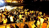 　2015北竿海洋文化之旅首場牽罟讓橋仔港人聲鼎沸。（圖／文：陳鵬雄）