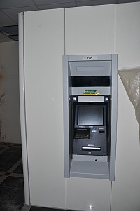 　北竿民意爭取多年的西區自提機，終於在白沙港務大樓完成裝設。（圖／文：陳鵬雄）