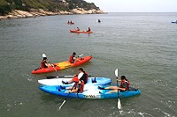 北竿芹壁獨木舟是最早由中山國中推動水上活動。(圖:龍福旅行社)
