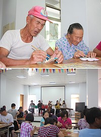 臉譜藝術與國樂這兩種另類的搭配,在週六午後帶給東莒居民雙重享受。(圖/文:林冰芳)