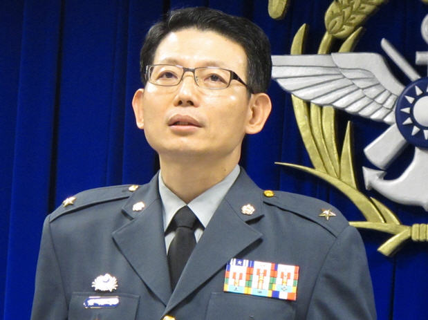 對於網友要參觀阿帕契，國防部發言人羅紹和24日反問，你是單位主官，會接散客嗎？圖：林朝億/攝