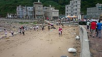 環保局與北竿鄉公所共同舉辦低碳環保健行淨灘活動。(圖:北竿鄉公所提供)