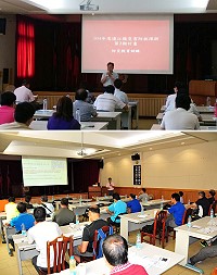 　消防局於9月10日、11日舉辦為期兩天的「連江縣義勇消防人員初、中級幹部講習訓練」，四鄉五島義消副小隊長至分隊長層級人員均到場參訓；縣長劉增應開訓時也專程到場致意，感謝義消們平日犧牲奉獻。（圖／文：曹重偉）