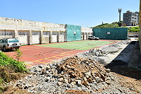 　東引鄉體育館旁邊的停車場，繼續進行周邊環境整建，以提高駕駛人使用意願。（圖／文：陳其敏）