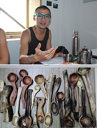 香港視覺藝術工作者陳百堅帶著親手製作的木湯匙與你交朋友,歡迎你隨時和他打聲招呼、聊聊。(圖/文:林冰芳)