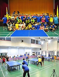 　104年打造運動島社區桌球聯誼賽熱力開打！各路好手齊聚，爭取最佳名次。（圖／文：馮紹夫）