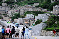 　旅遊旺季重新再來，地區重要景點人潮湧現。（圖／文：陳鵬雄）