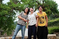 　宛縈、小阮、小白三位藝術工作者想為東莒的長輩拍攝下最美的肖像，即日起強力徵求自願者。（圖／文：林冰芳）