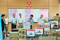 　交通局「104年交通安全每一天，幸福平安每一年」有獎徵答活動昨日舉行公開抽獎，共抽出54名幸運得獎者。（圖／文：馮紹夫）