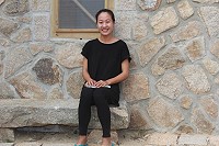 　創作音樂人米莎以母語客家話寫歌，28日晚間她要在東莒中正堂演唱，歡迎大家到場感受聆聽米莎的音樂。（圖／文：林冰芳）