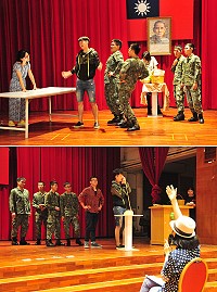 　「馬祖心情記事2－藍眼淚」將於11月8日晚間7時於南竿介壽堂正式演出，所有參演人員齊聚南竿積極排練，在導演謝淑靖現場督軍及高標準要求下，將一幕接一幕軍民鄉親耳熟能詳的場景重現在舞台上。（圖／文：曹重偉）