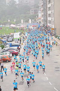第一屆馬祖國際馬拉松熱情開跑　圖：吳嘉榮、馮紹夫