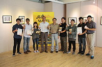 　2015馬祖觀光金像獎攝影作品由秘書長張龍德頒發獎項給地區得獎者。（圖／文：吳嘉榮）