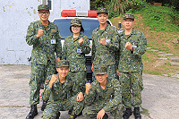 軍中白衣天使李碗鈴(後排左二),在軍旅生涯中得到豐富收穫。(圖/文:林偉陞)