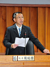 　議員周瑞國進行質詢。（圖／文：曹重偉）