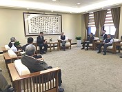 陳雪生4日上午偕同立委林郁方拜會行政院長毛治國就大陸黃岐通航、「臺馬之星」狀況頻繁以及「臺馬輪」應大修作業備用等反映地方迫切問題。(圖:陳雪生國會辦公室)