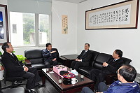 　縣長劉增應、考選部長邱華君討論現行地方特考改善方向，邱華君表示，最快明年可以實施。（圖／文：馮紹夫）