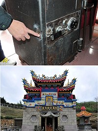 科蹄澳白馬文武大王廟功德箱昨天被社友發現鉤鎖遭到破壞,箱內累積4個月的香油錢一毛都不剩,初估損失約2萬餘元。(圖/文:曹重偉)